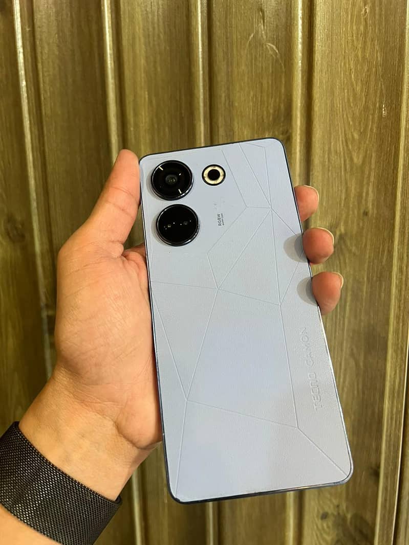 Tecno CAMON 20 0