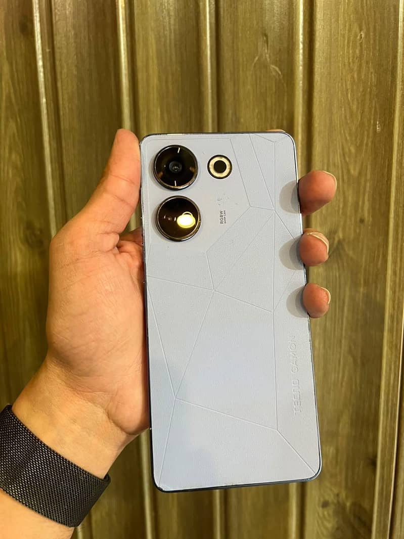 Tecno CAMON 20 2