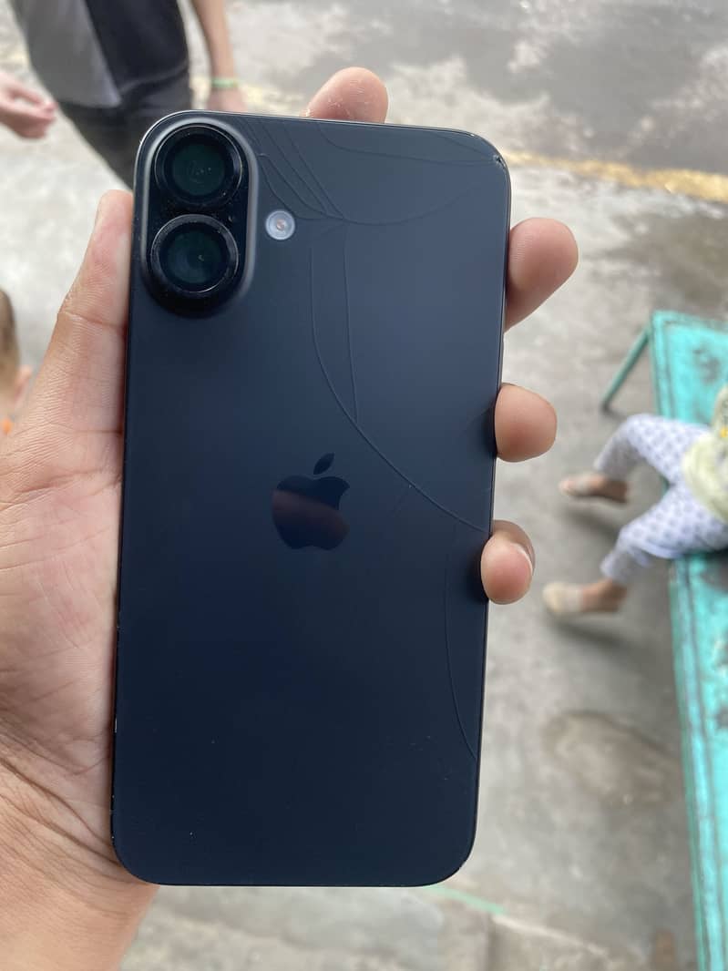 Apple iPhone 16 Plus 2