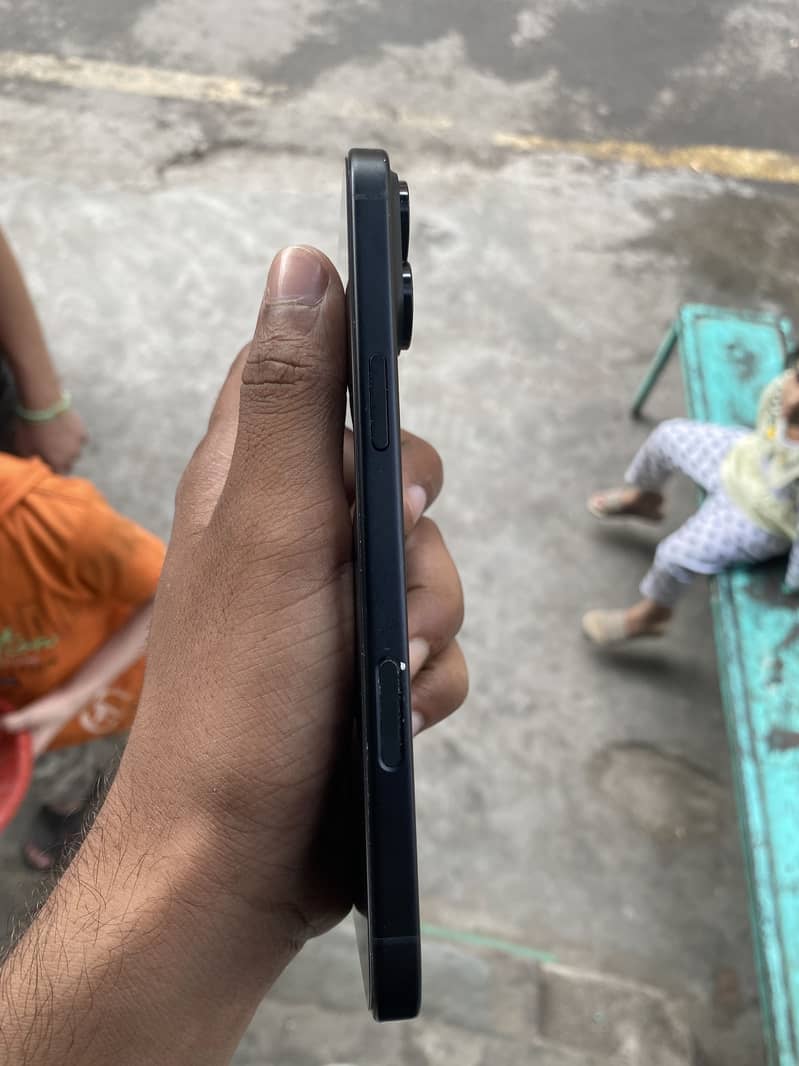 Apple iPhone 16 Plus 3