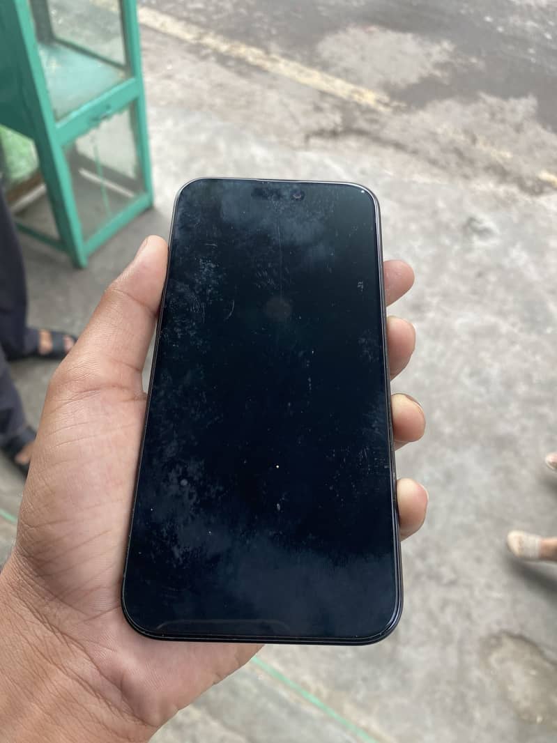 Apple iPhone 16 Plus 4