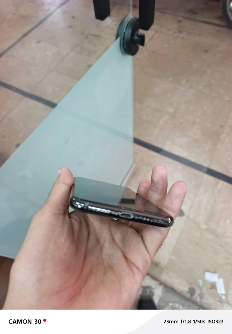 Apple iPhone X 3