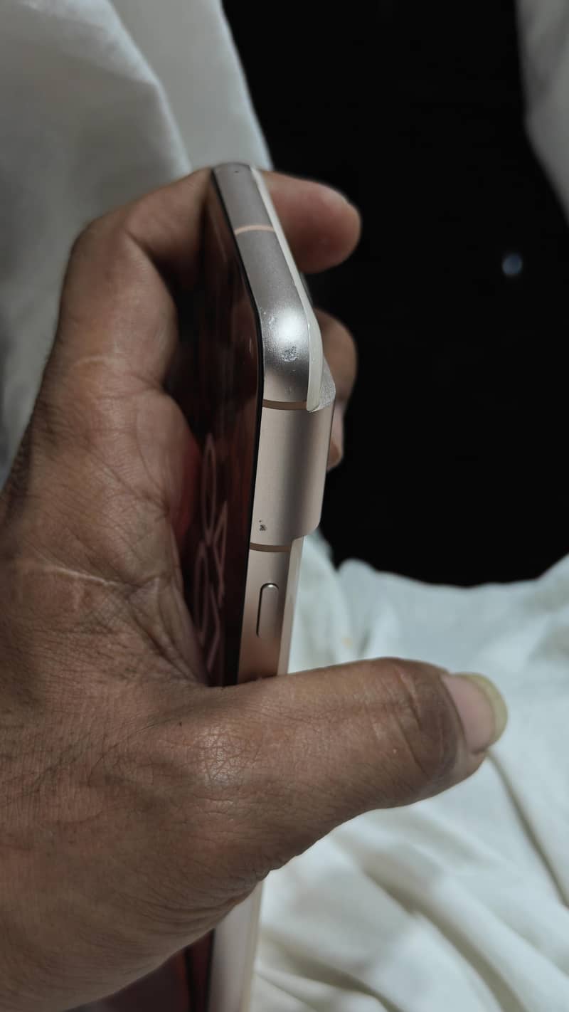 Google Pixel 8 4