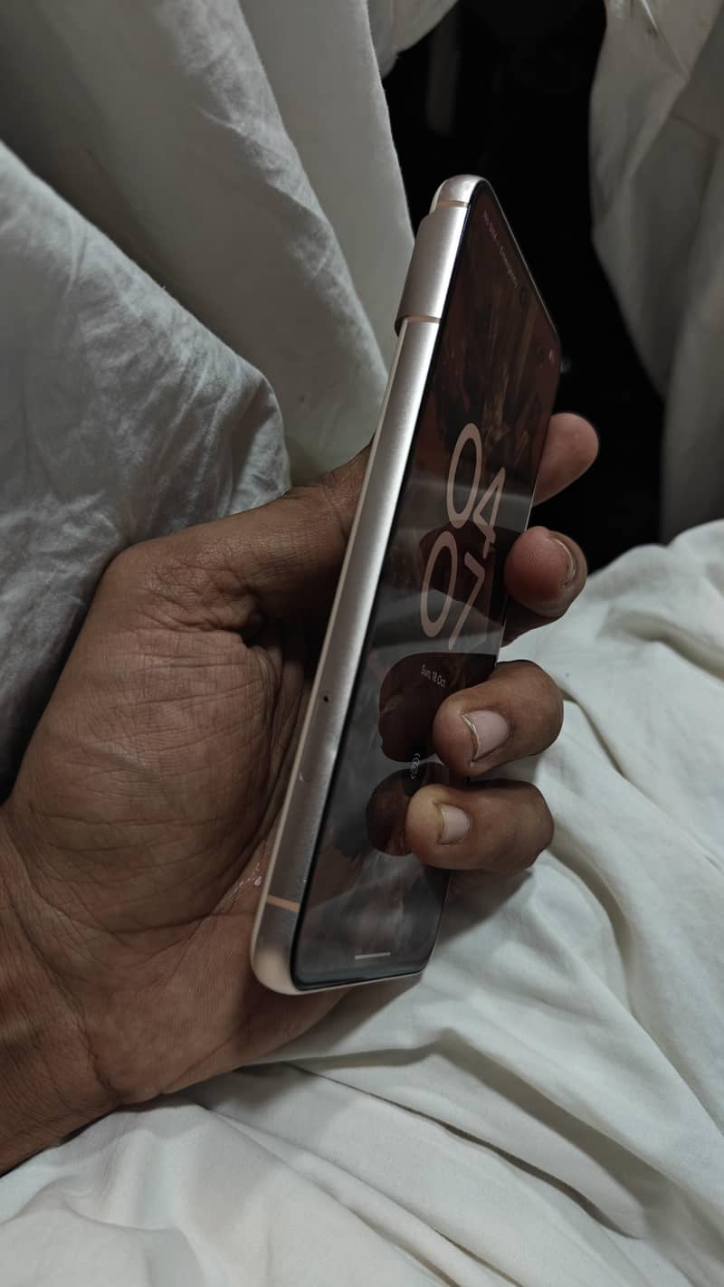 Google Pixel 8 6