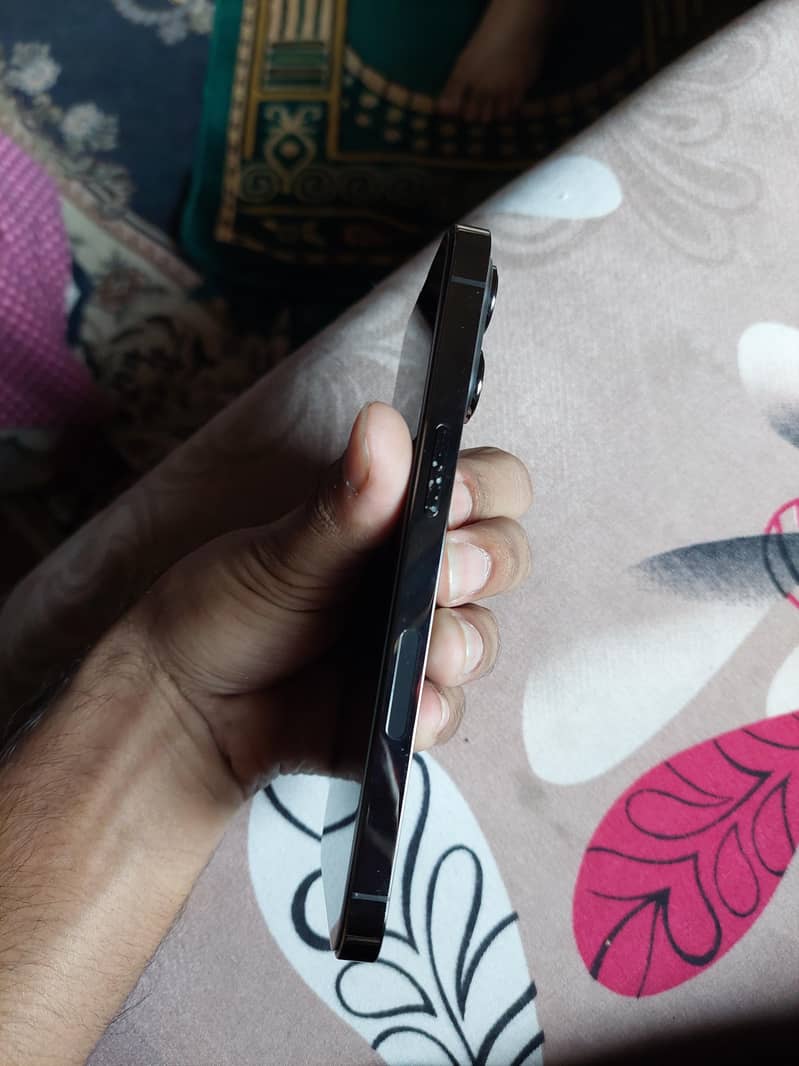 Apple iPhone 13 Pro 3