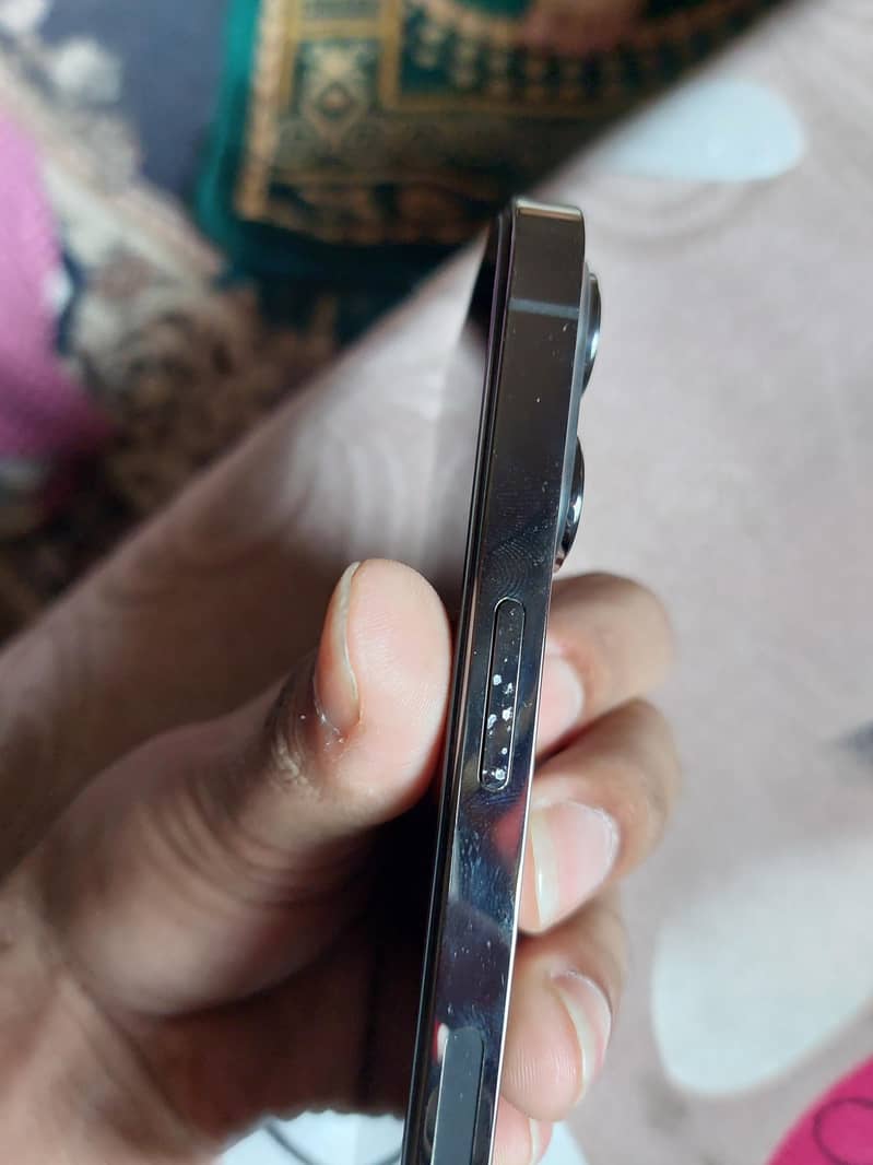 Apple iPhone 13 Pro 4
