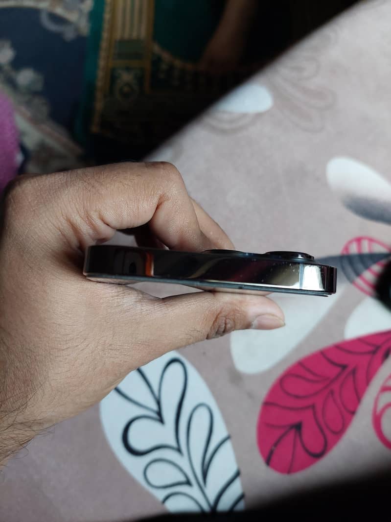 Apple iPhone 13 Pro 6
