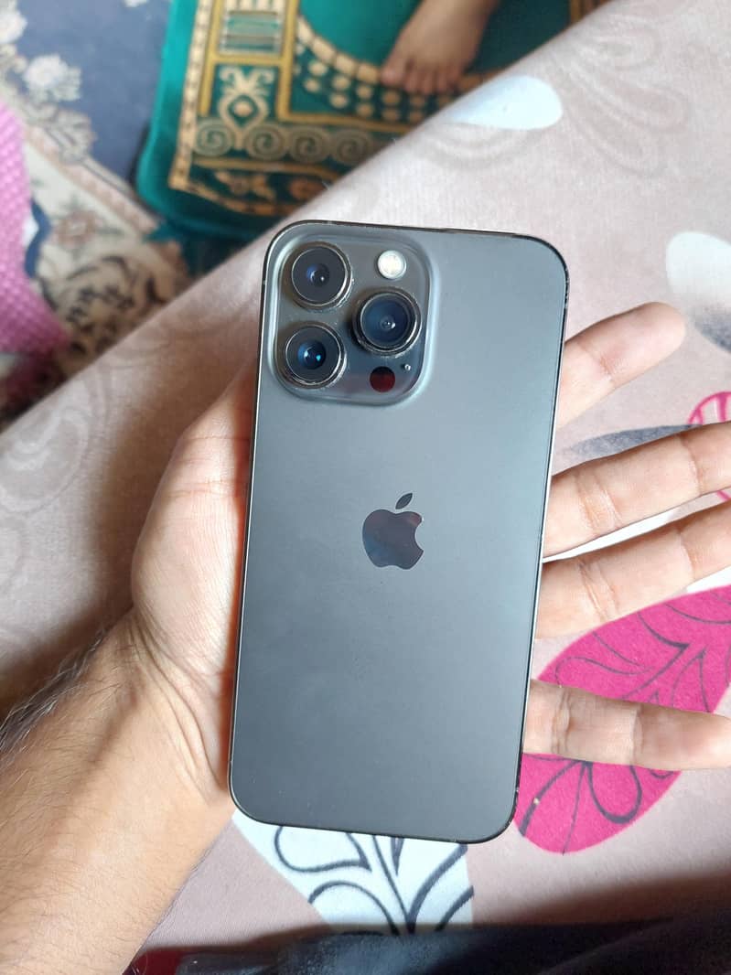 Apple iPhone 13 Pro 8