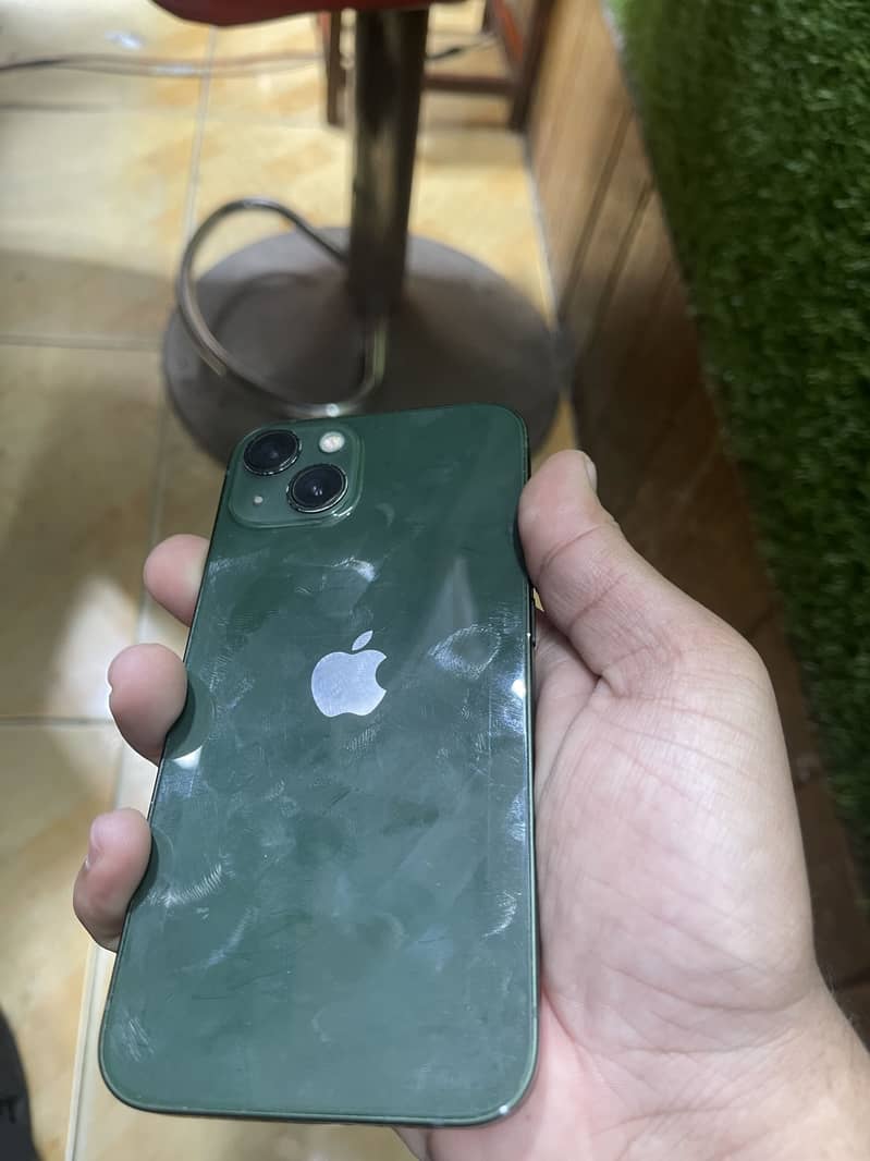 Apple iPhone 13 0
