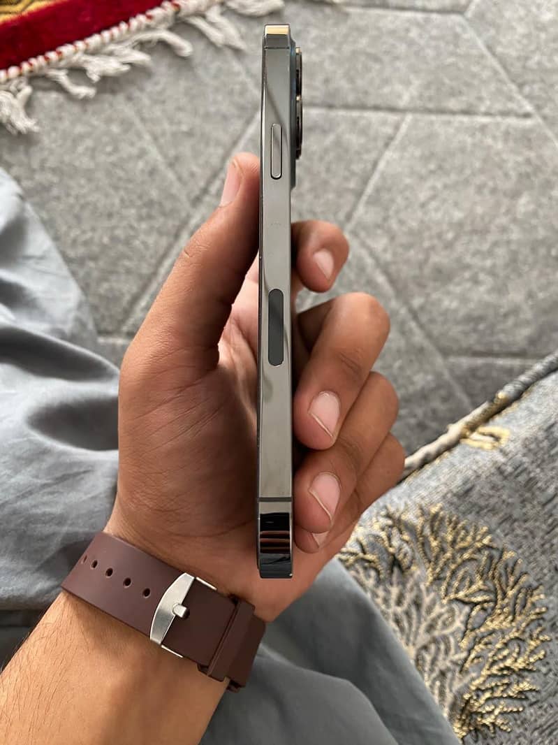 Apple iPhone 13 Pro Max 7