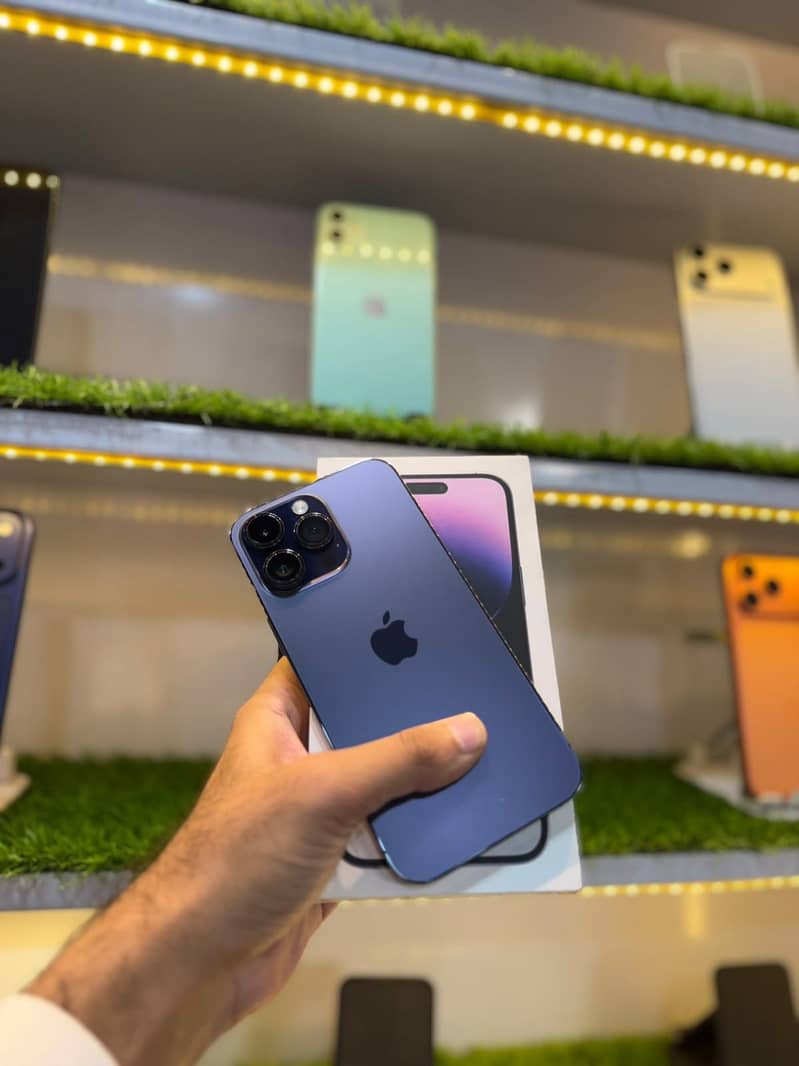 Apple iPhone 14 Pro Max 0
