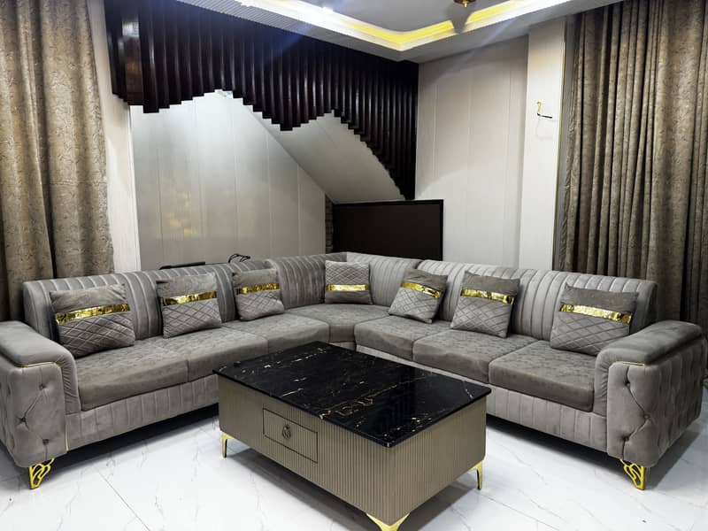 7 setter sofa with table 1
