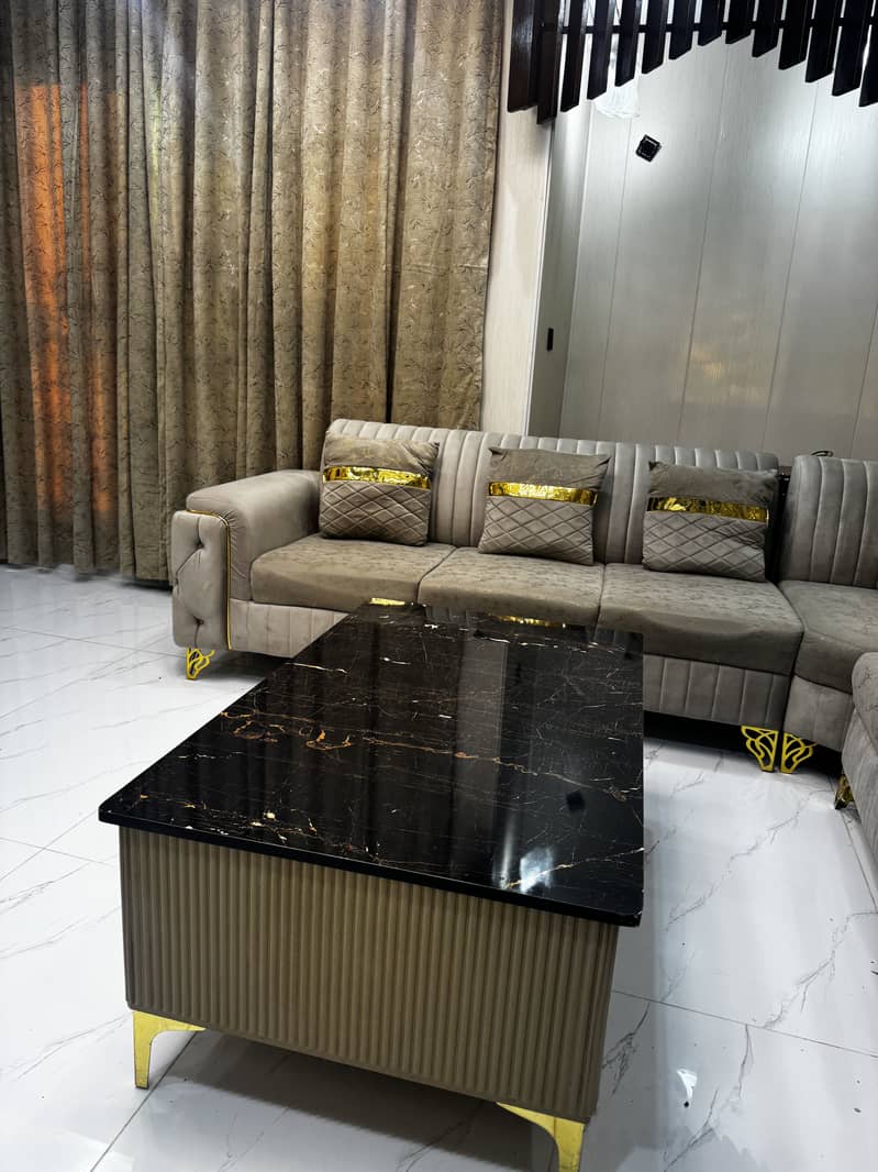 7 setter sofa with table 15