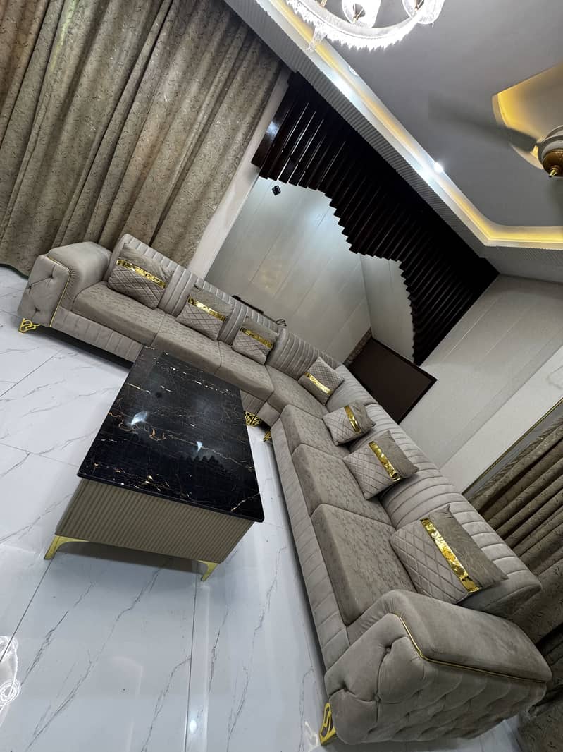 7 setter sofa with table 17