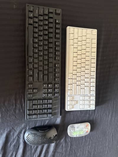 2 MECHANICAL KEYBOARDS AND 2 WIRELESS MOUSE