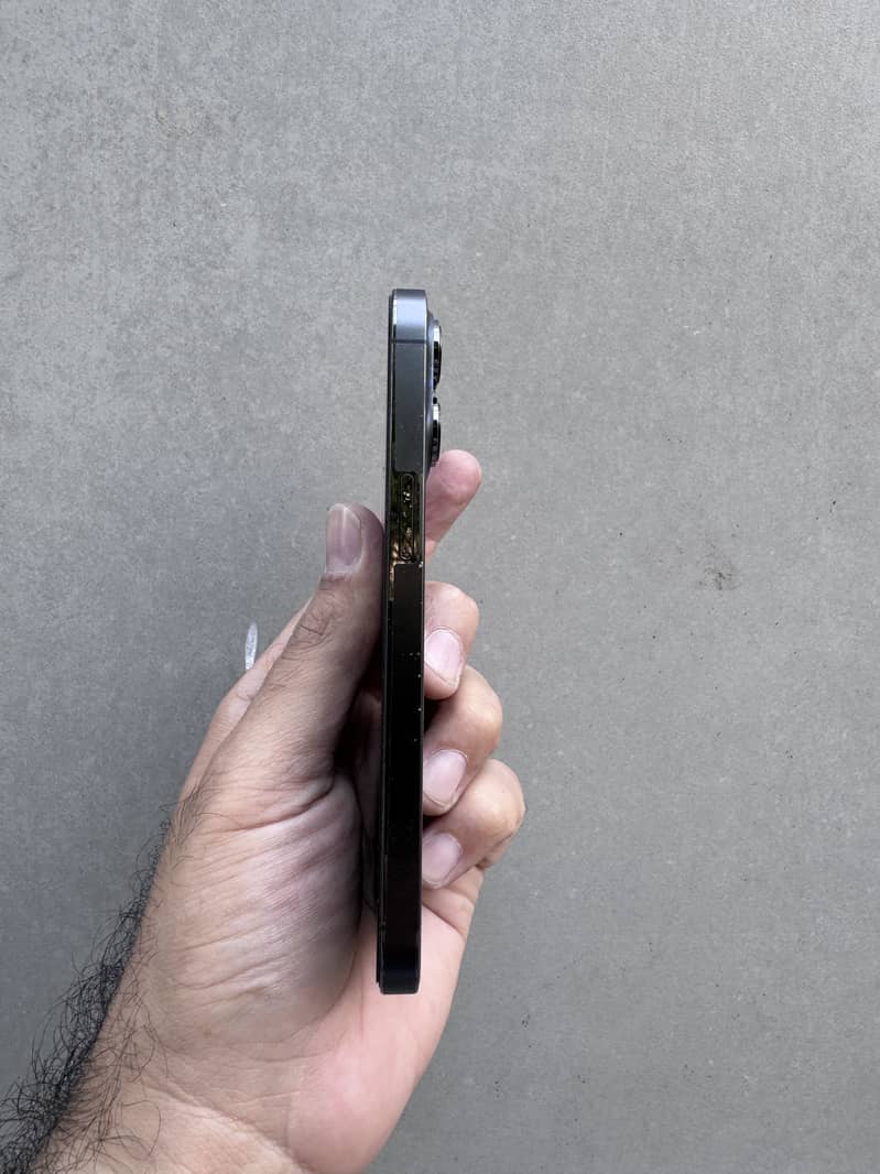 Apple iPhone 13 Pro 6