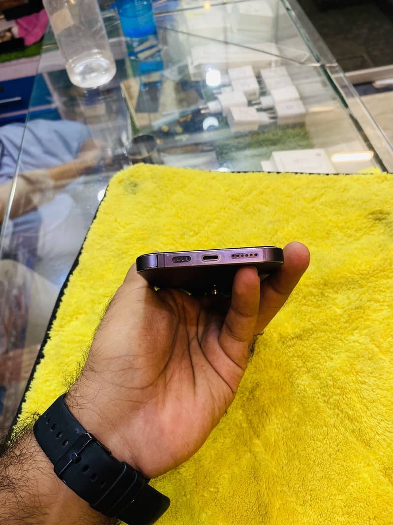 Apple iPhone 14 Pro Max 2