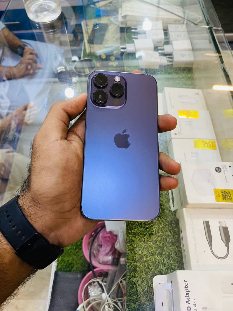 Apple iPhone 14 Pro Max 3