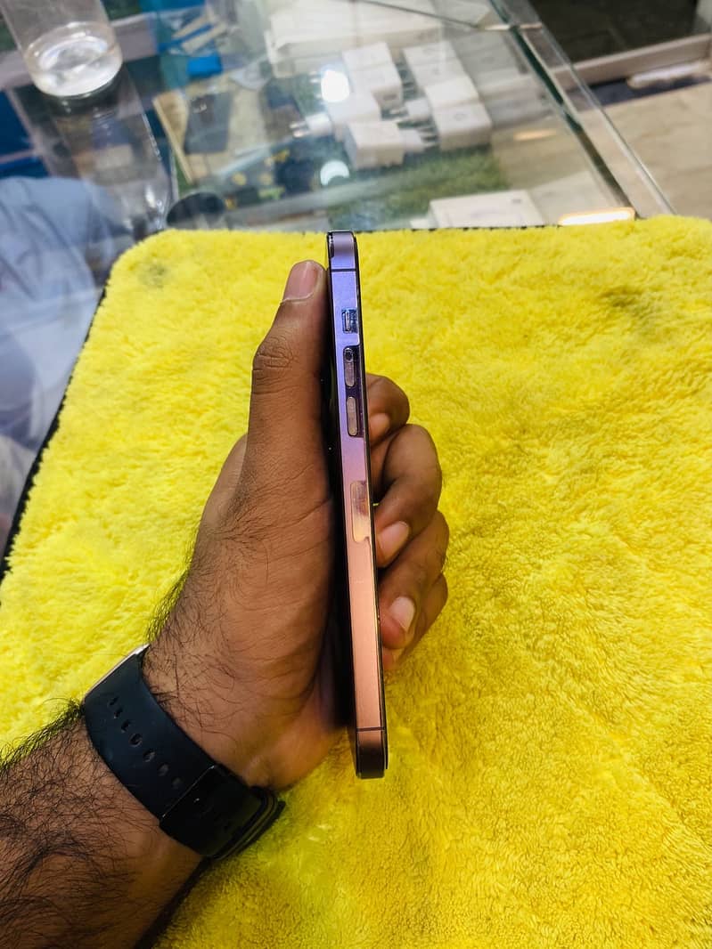 Apple iPhone 14 Pro Max 5