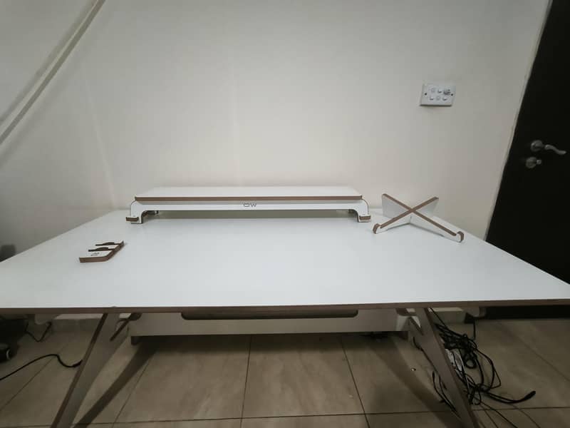 desktop table and workstation 1