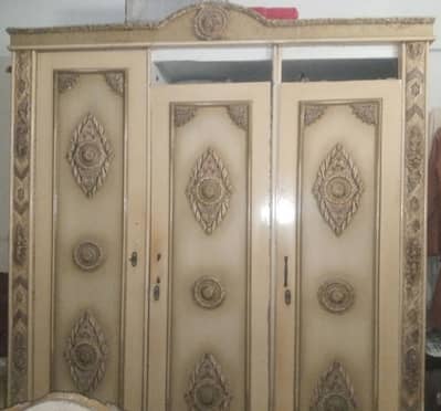 3 door cupboard urgent sale