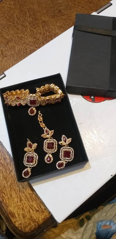 Premium quality jewellery Set hai Perfect Shine
