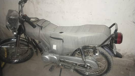 Unique 125 2016 Brand New Condition total Parts Atlas Honda