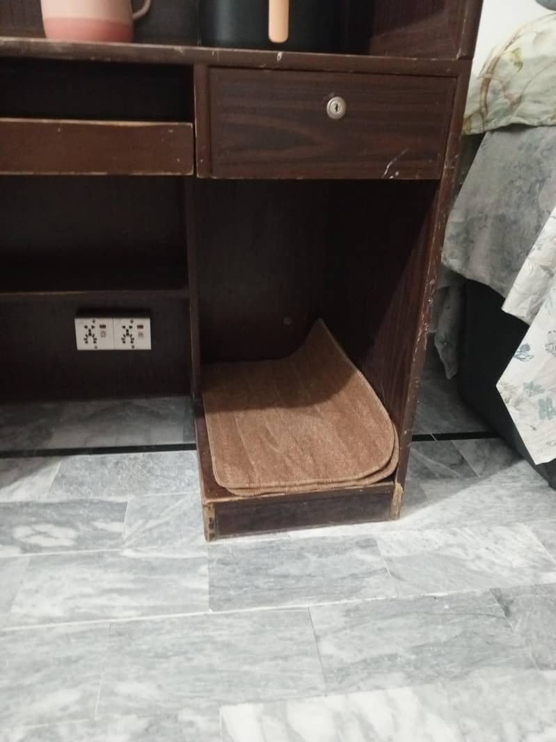 used office table 0