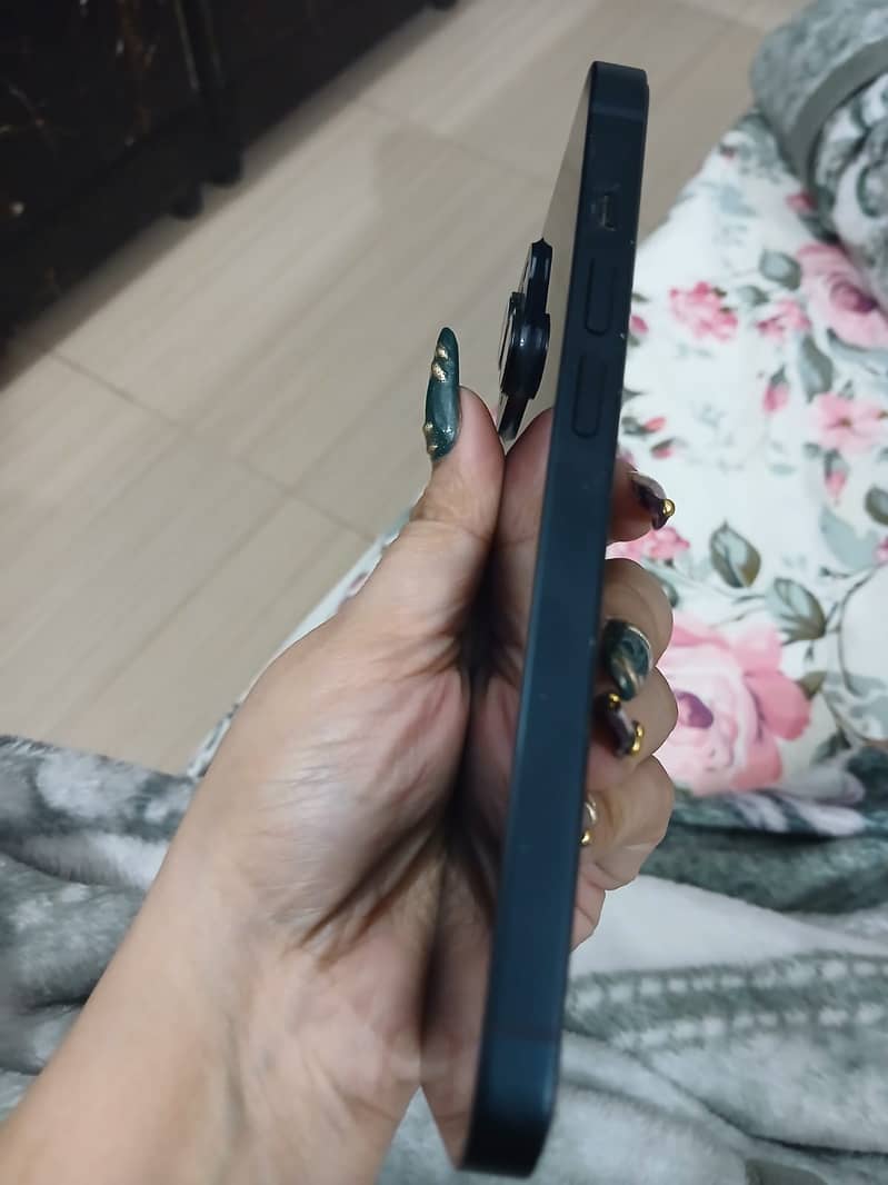 Apple iPhone 14 2
