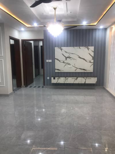 5 Marla 2nd floor available for Rent