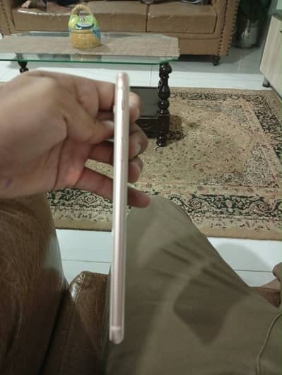 aoa i am selling iphone 8 plus