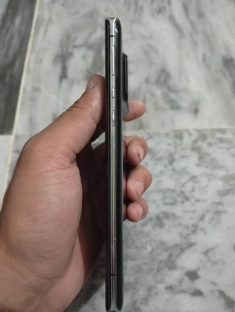 Sharp Aquos Zero6 2