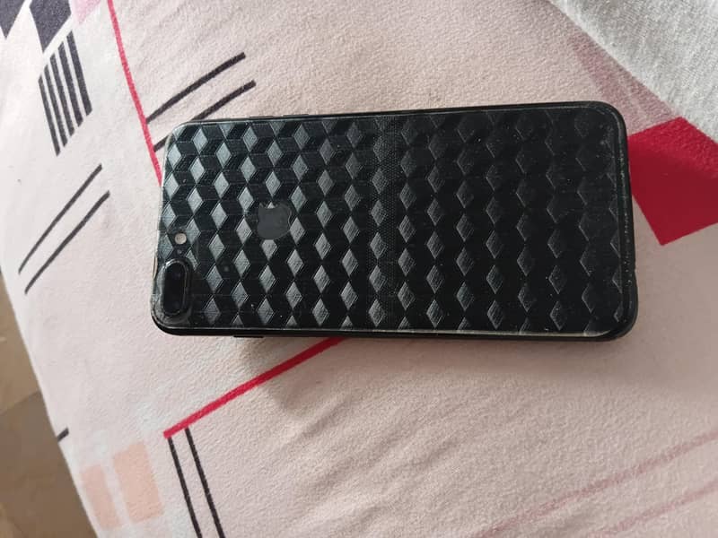 Apple iPhone 7 plus 1