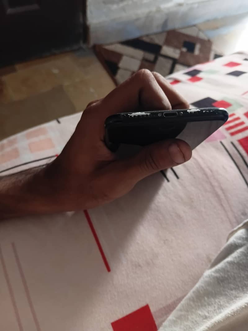 Apple iPhone 7 plus 4