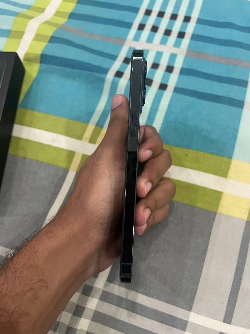 Apple iPhone 12 Pro Max 2