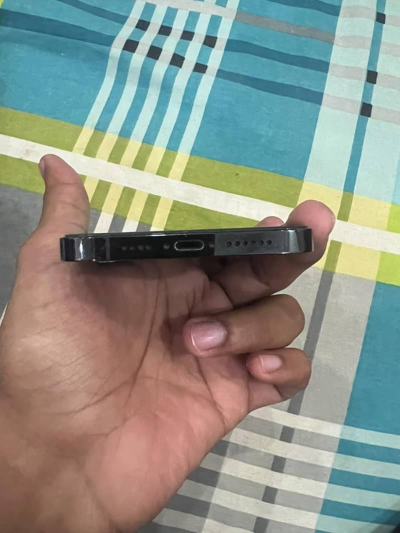 Apple iPhone 12 Pro Max 3