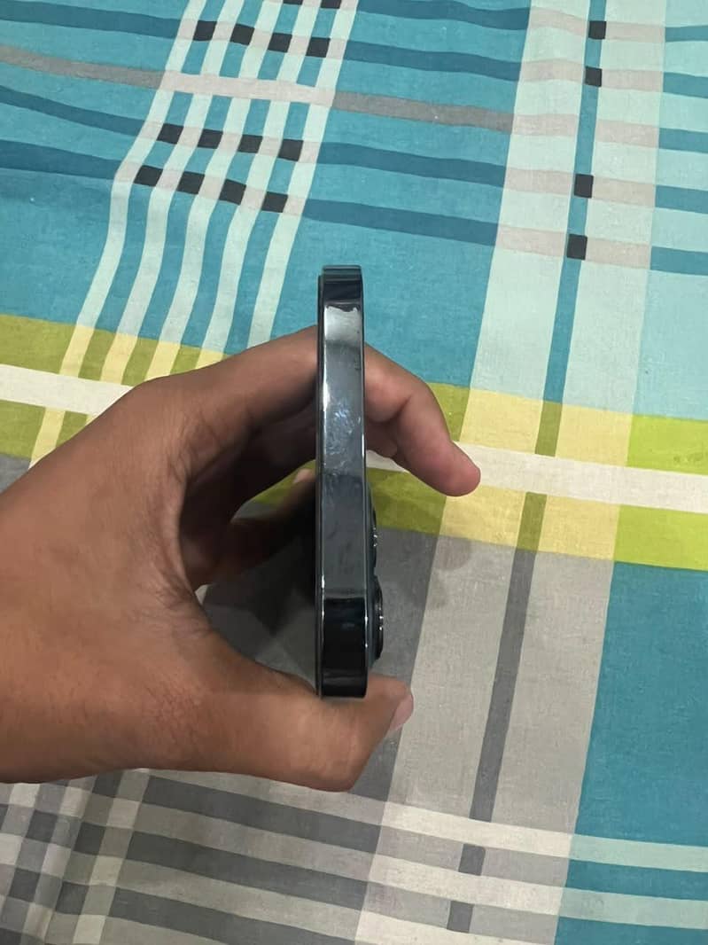 Apple iPhone 12 Pro Max 4