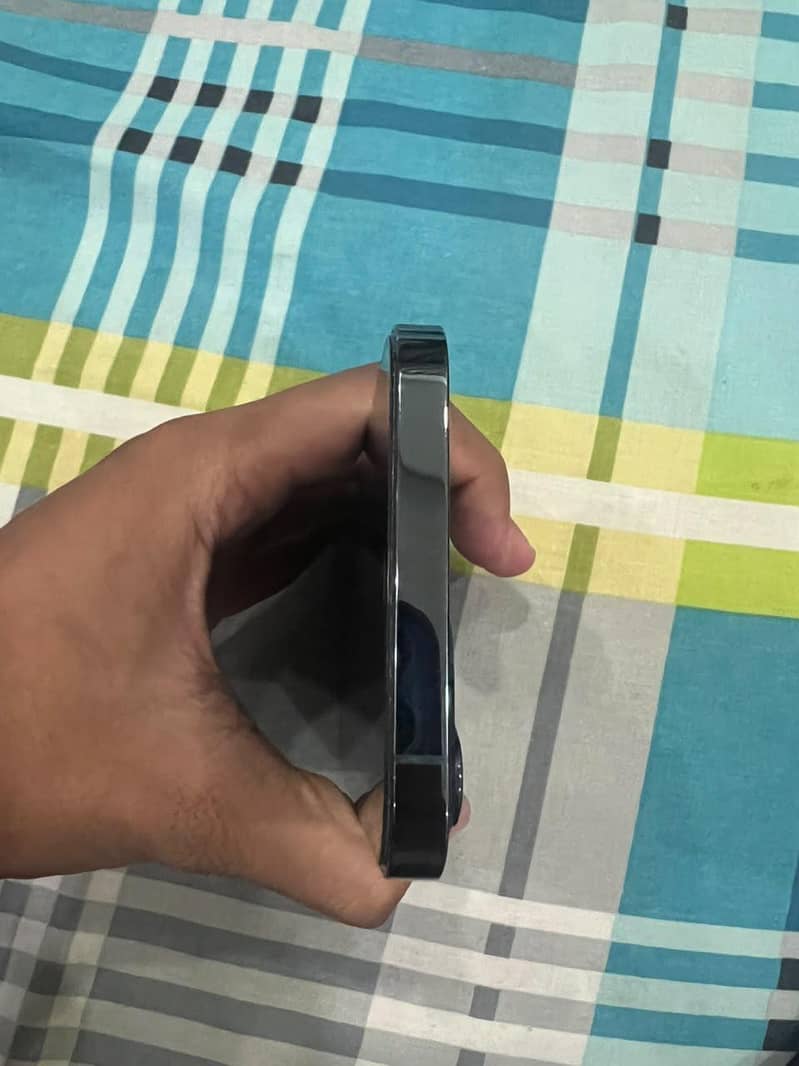 Apple iPhone 12 Pro Max 5