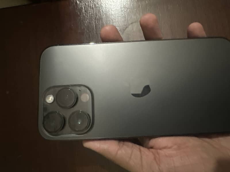 Apple iPhone 14 Pro Max 0