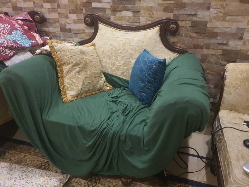 5 seater comfortable sofa set 2