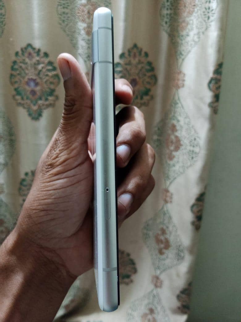 Google Pixel 7a 5