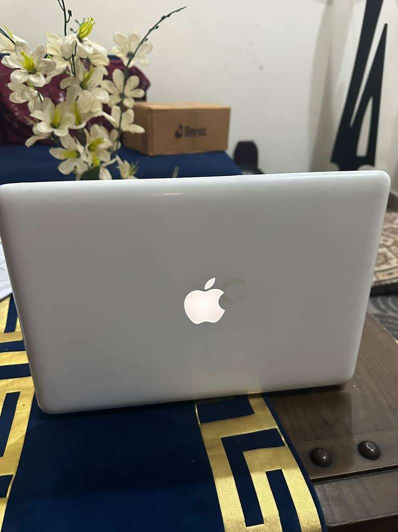 MacBook 2