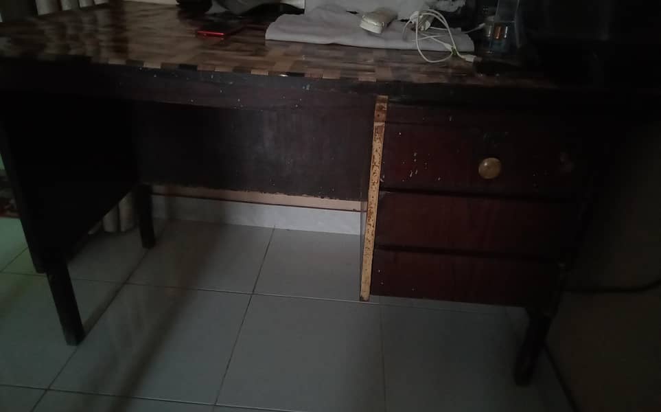 computer table 1