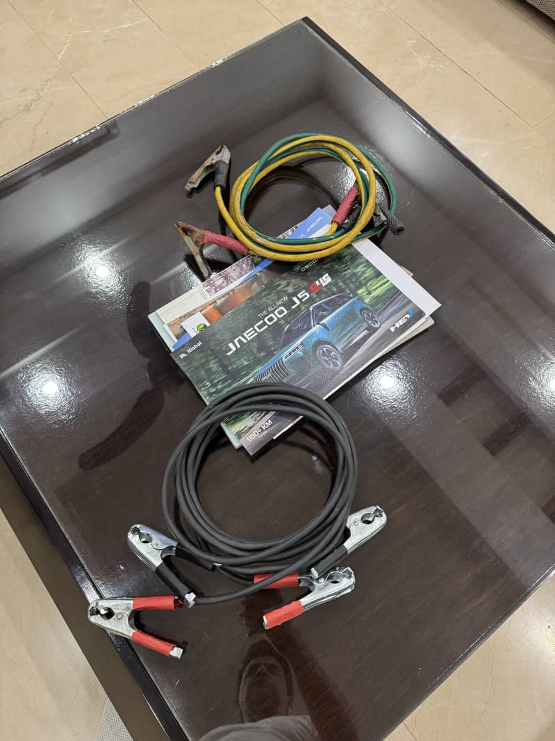 jump starter cables 0