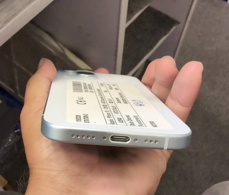 Apple iPhone 15 4
