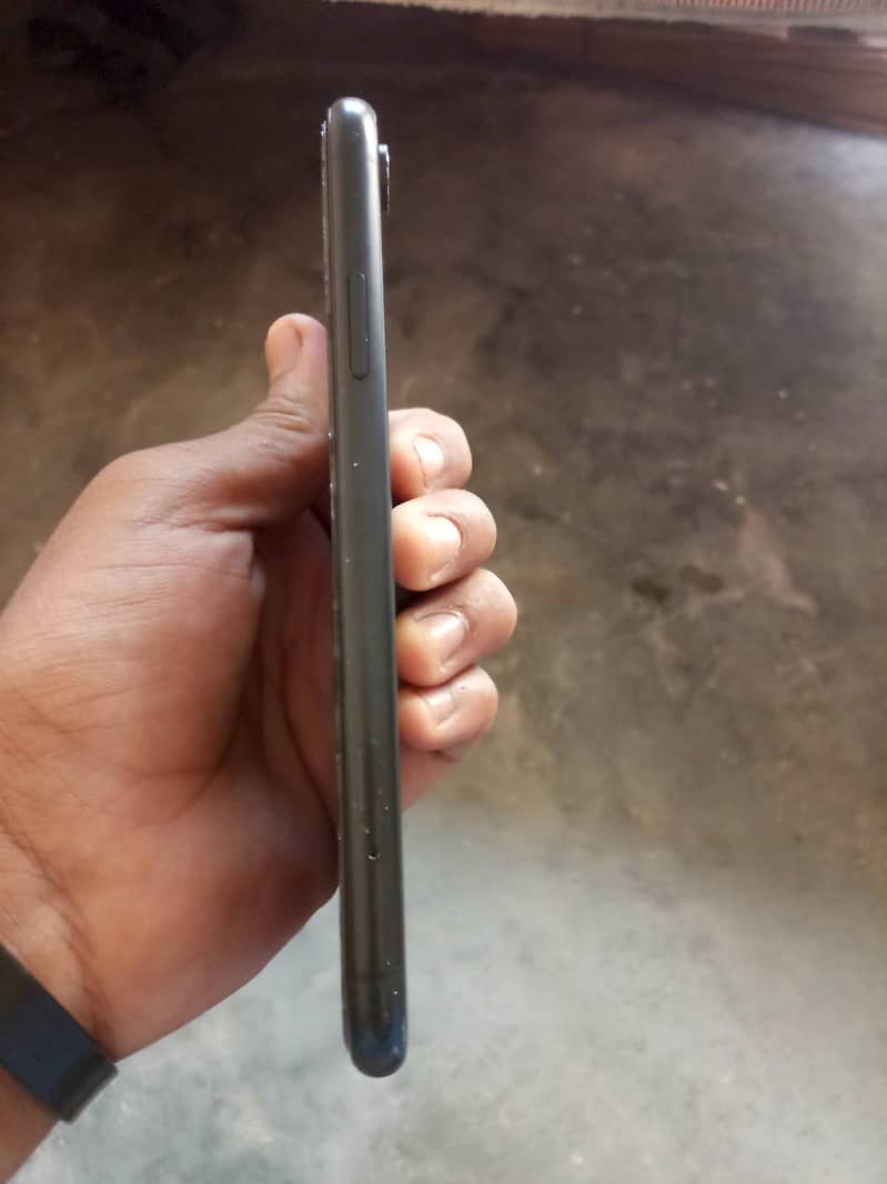 Apple iPhone XR 1