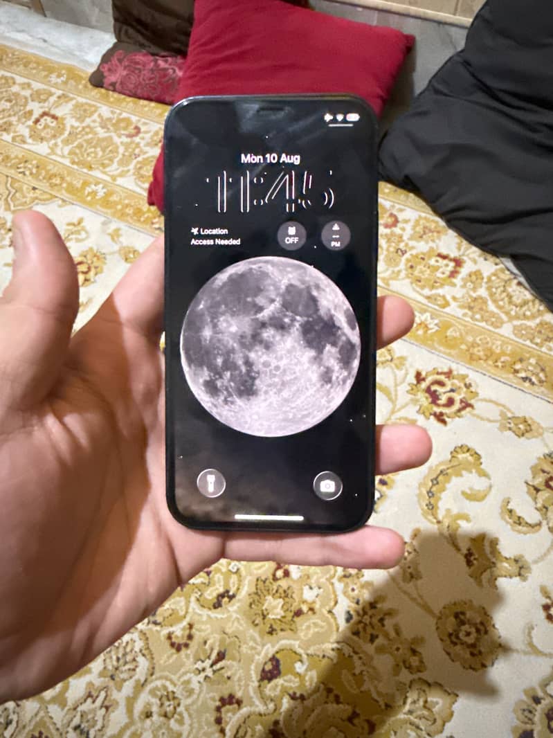 Apple iPhone 12 4
