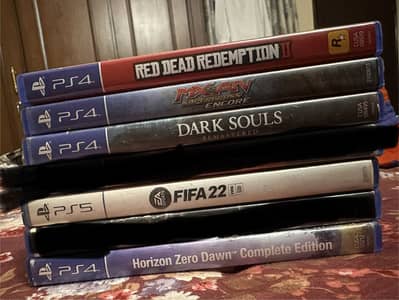 1 ps5 and 4 ps4 game discs for sell 10/10 condition all