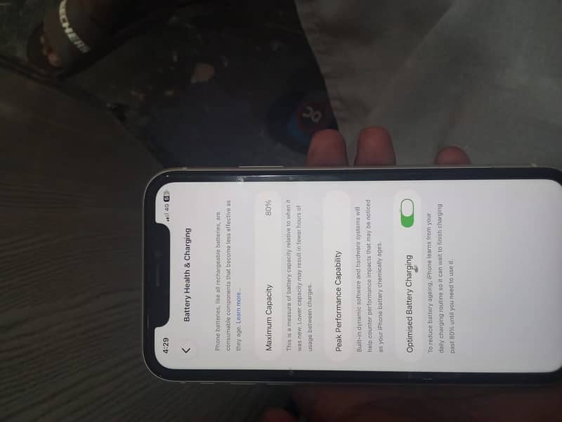 Apple iPhone 11 4