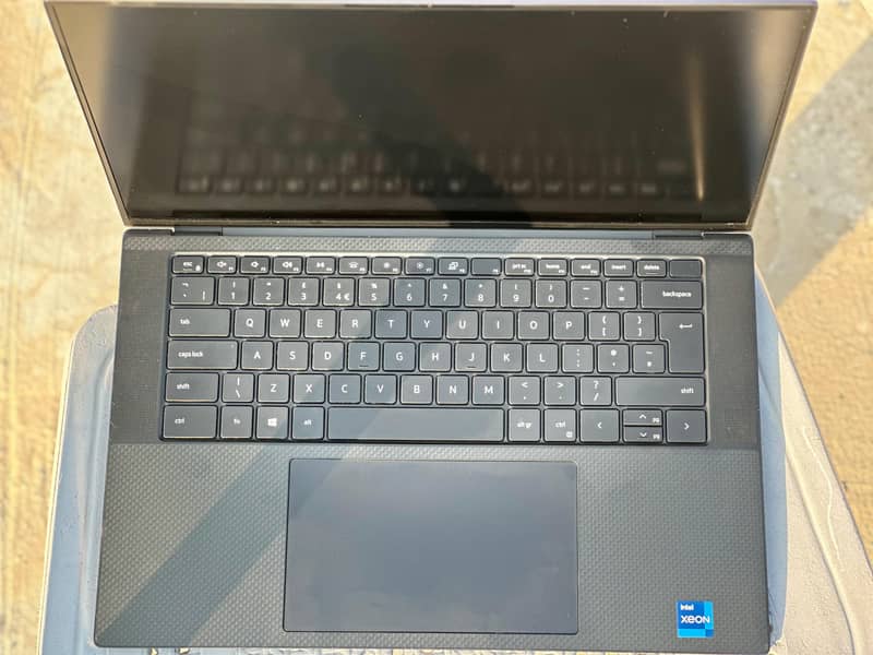 Dell precision 5560 1